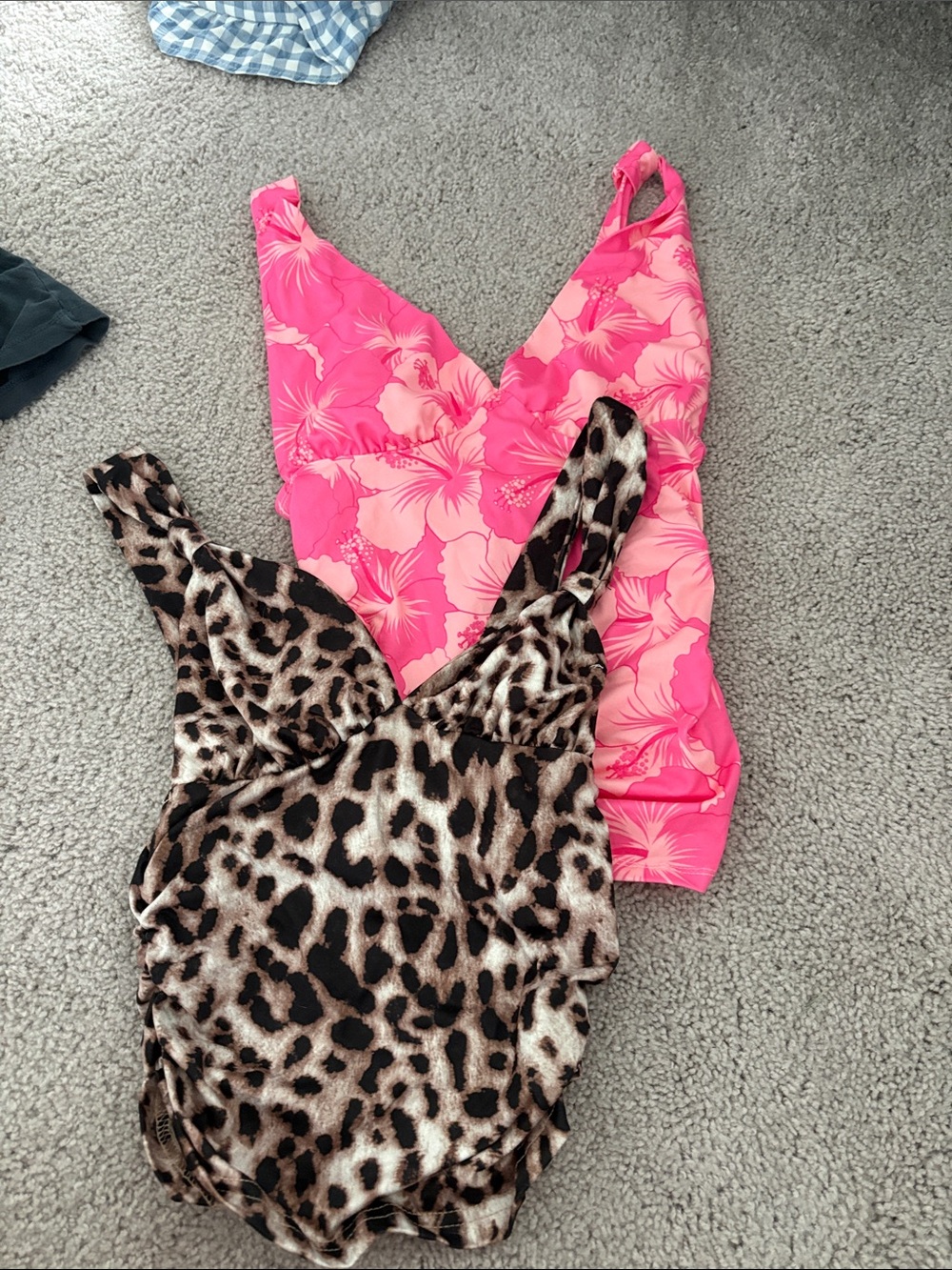 two shein tank tops extra small women’s